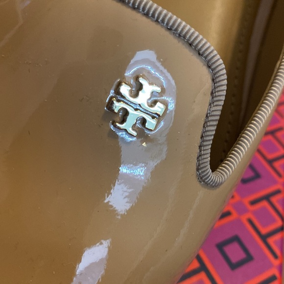 Tory Burch Samantha Patent Leather Flat - Picture 2 of 5
